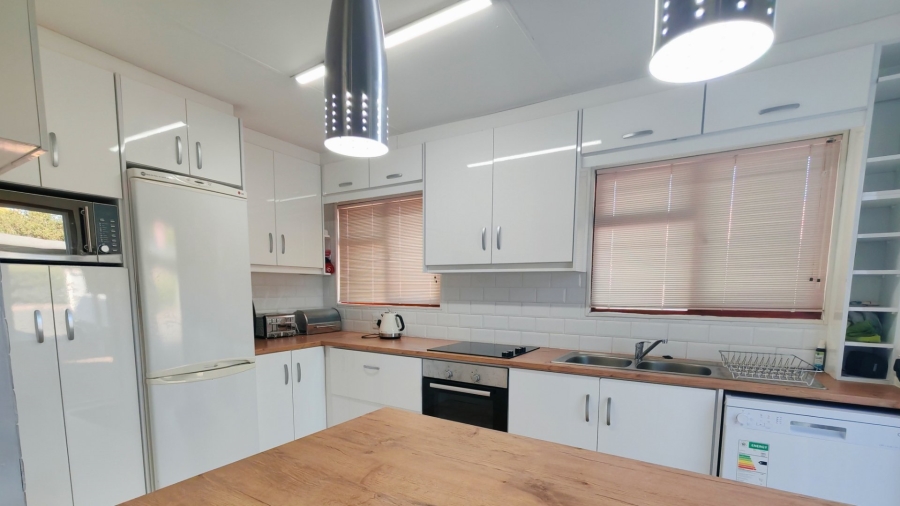 3 Bedroom Property for Sale in Hartenbos Central Western Cape